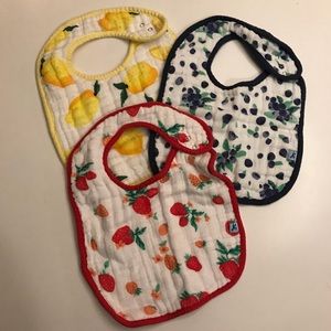 Little Unicorn bib set. Never used. Fruit print.